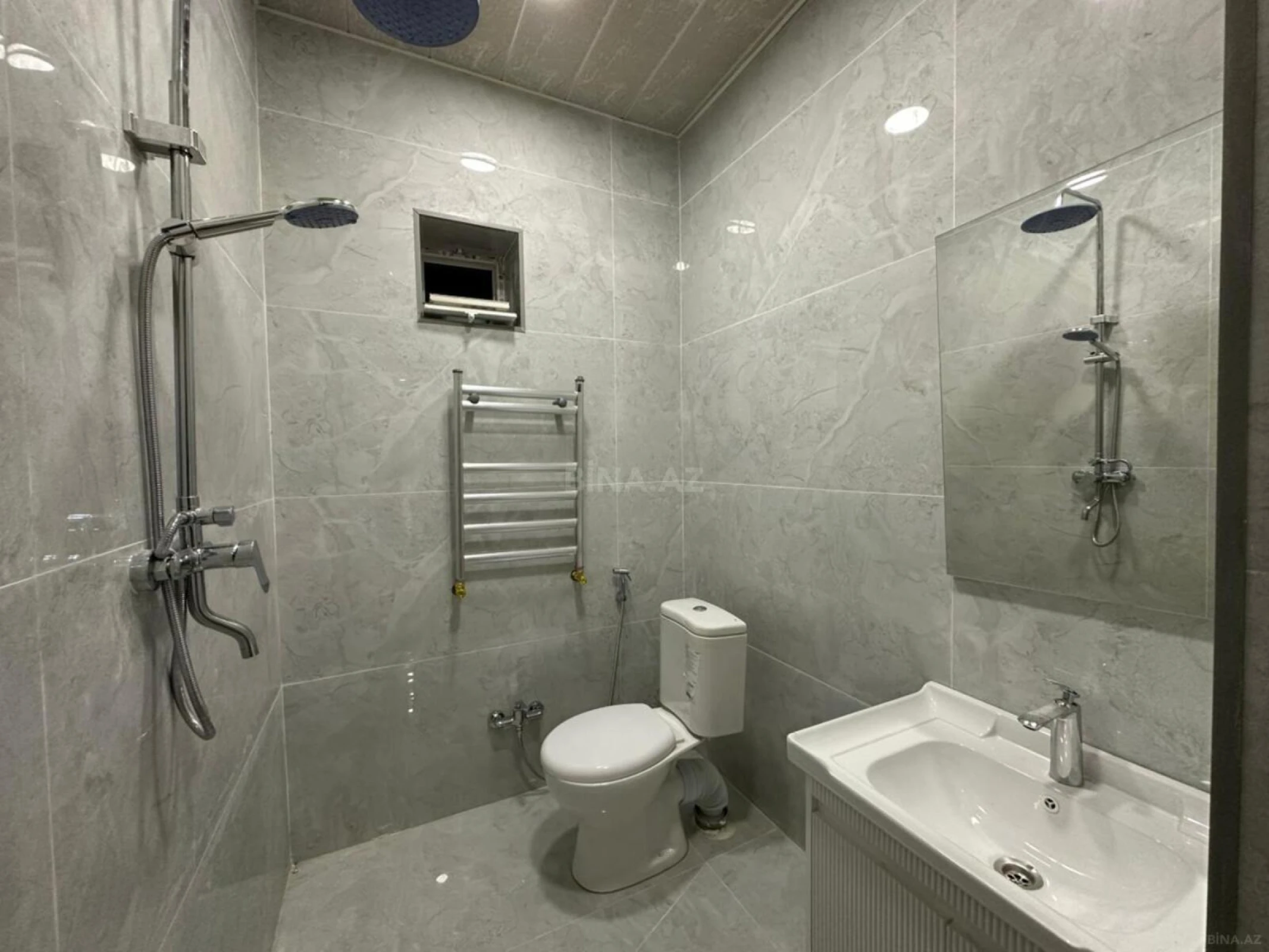 Satılır 4 otaqlı həyət evi 100 m²