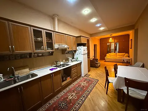 Kirayə verilir 3 otaqlı mənzil 70 m² — Bakı, Memar Əcəmi yanı 3 otaq 70.00 m²