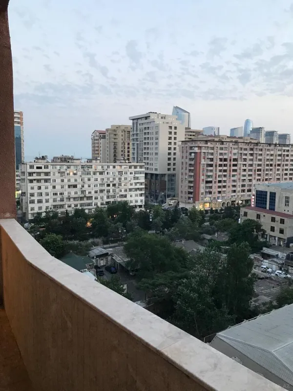 Kirayə verilir 3 otaqlı mənzil 111 m²