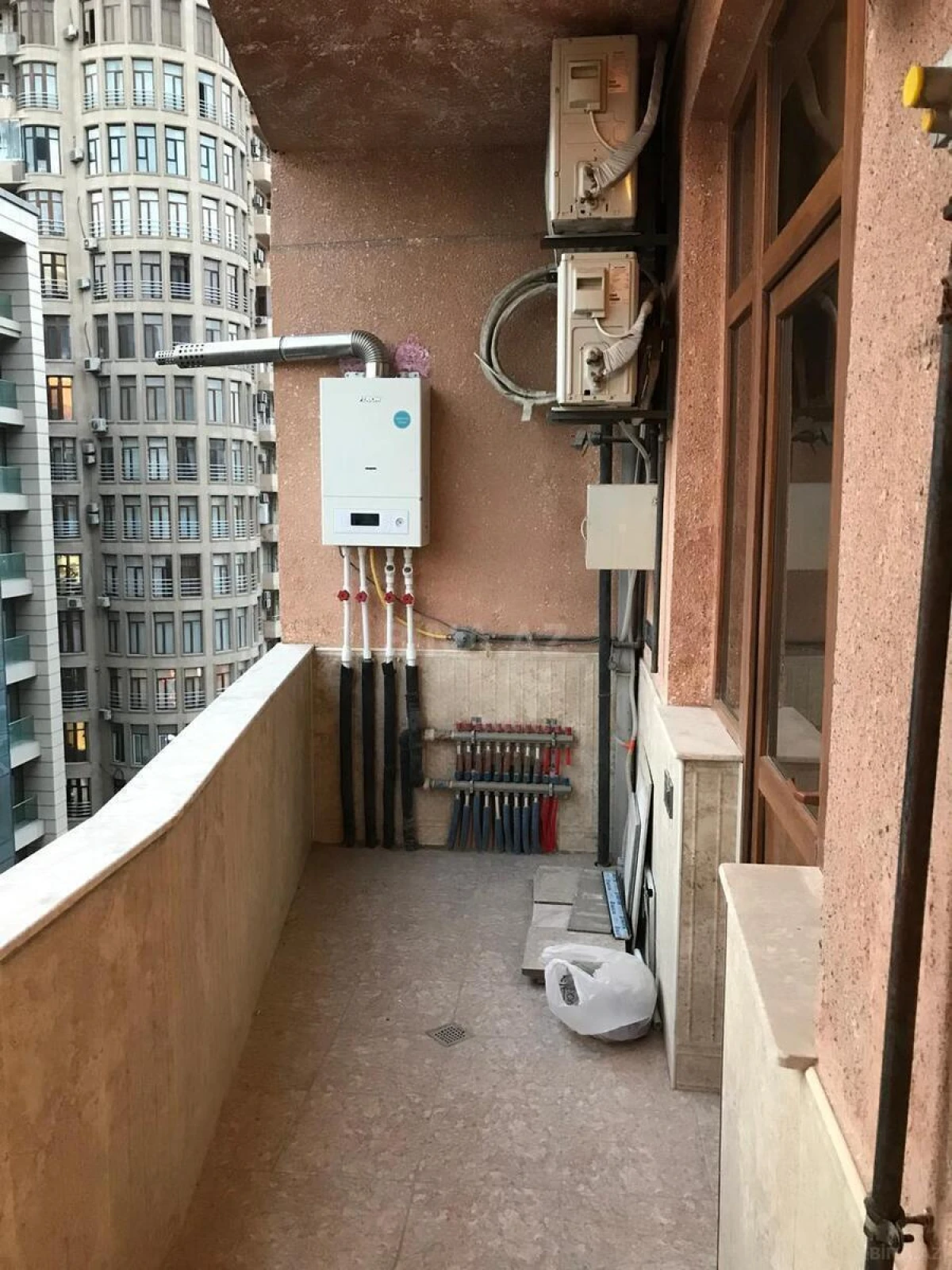 Kirayə verilir 3 otaqlı mənzil 111 m²