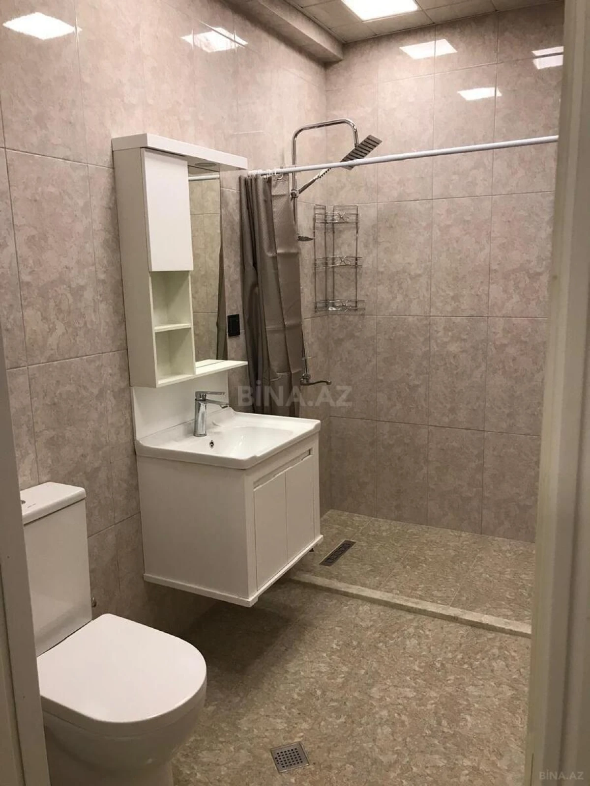 Kirayə verilir 3 otaqlı mənzil 111 m²