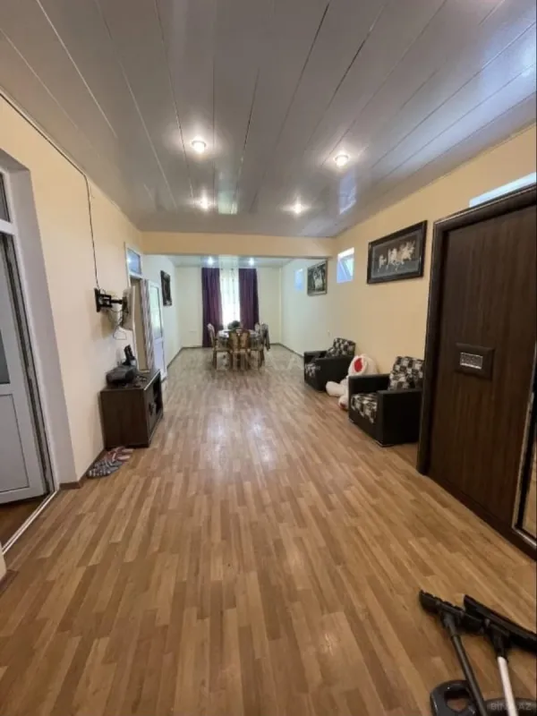Kirayə verilir 6 otaqlı həyət evi 300 m²