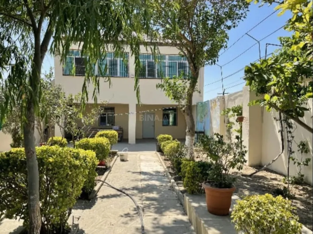 Kirayə verilir 6 otaqlı həyət evi 300 m²