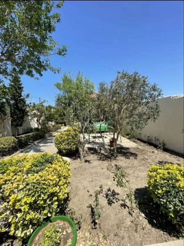 Kirayə verilir 6 otaqlı həyət evi 300 m²