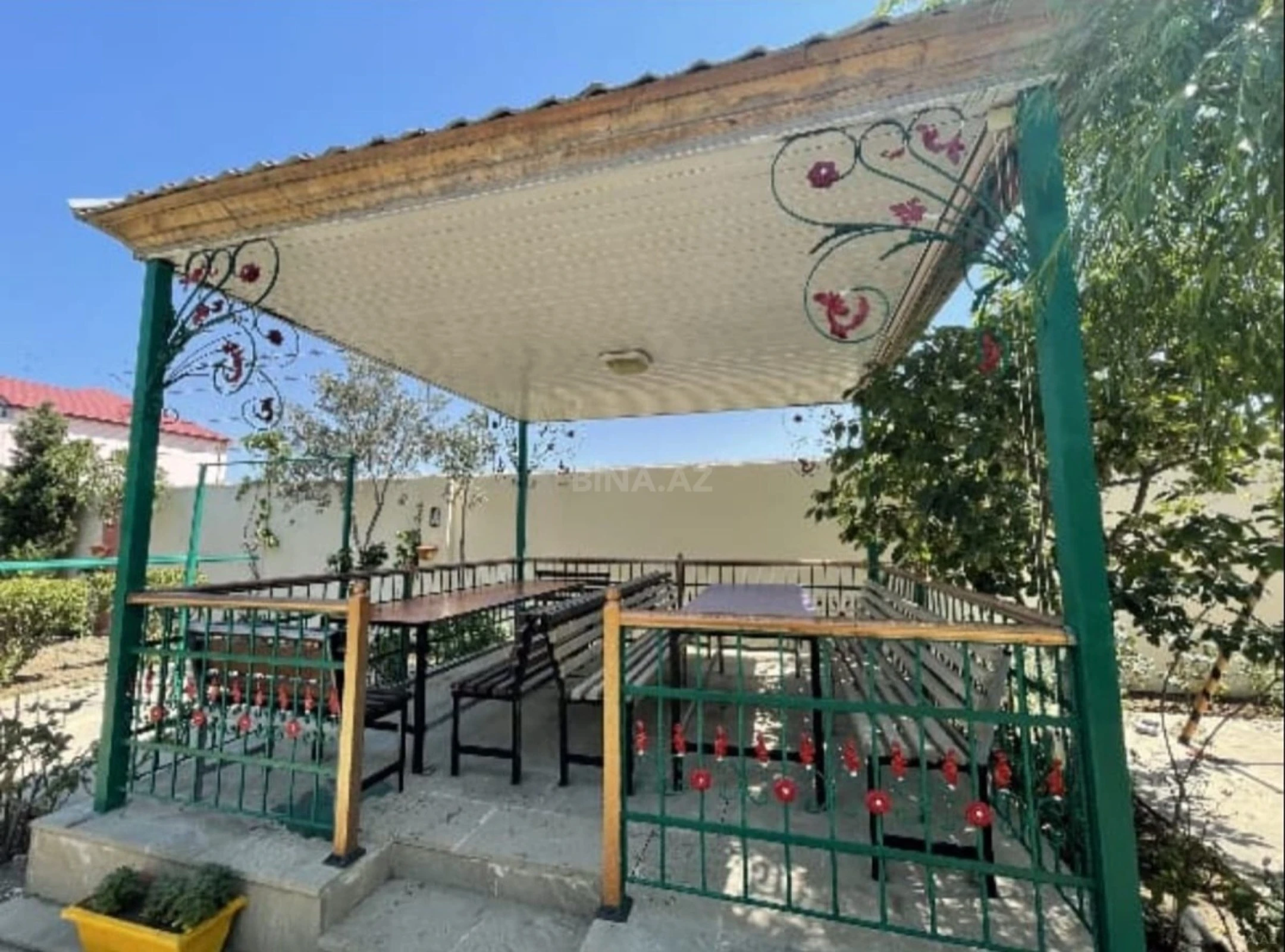 Kirayə verilir 6 otaqlı həyət evi 300 m²