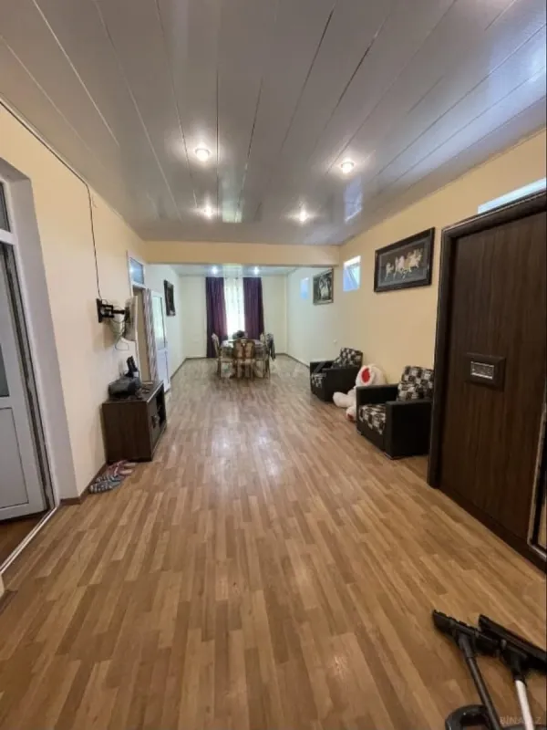 Kirayə verilir 6 otaqlı həyət evi 300 m²