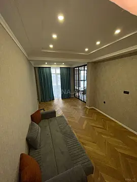Kirayə verilir 2 otaqlı mənzil 80 m²