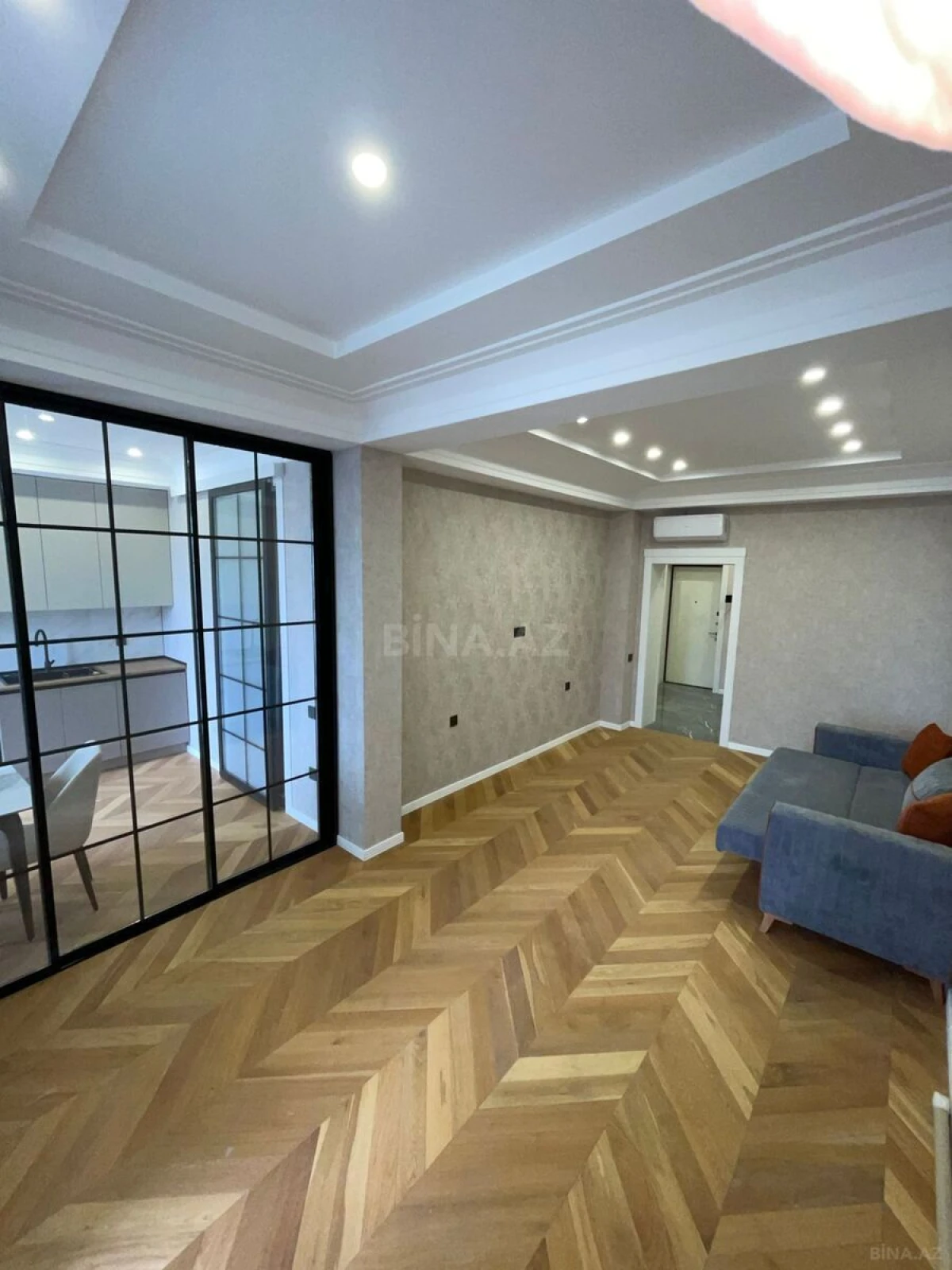 Kirayə verilir 2 otaqlı mənzil 80 m²