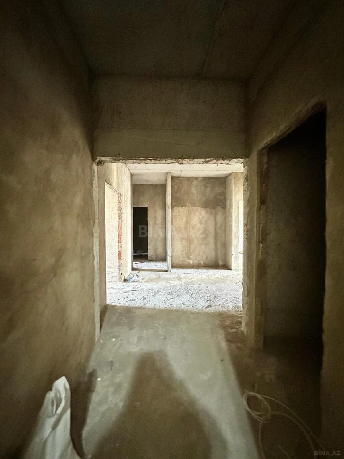 Satılır 3 otaqlı mənzil 143 m²