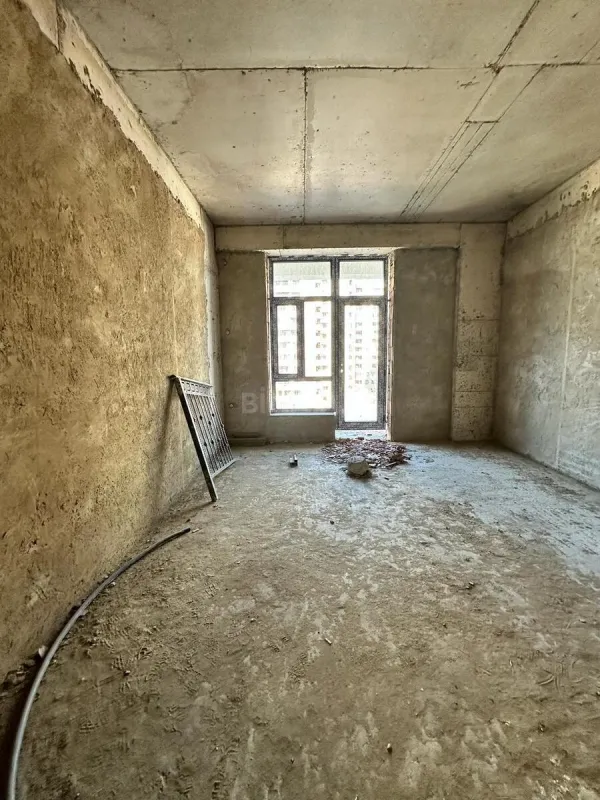 Satılır 3 otaqlı mənzil 143 m²