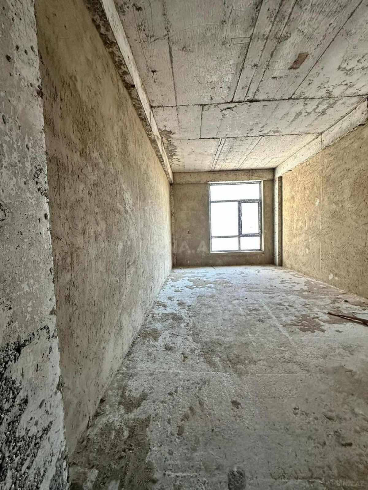 Satılır 3 otaqlı mənzil 143 m²