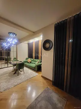 Satılır 4 otaqlı mənzil 175 m²