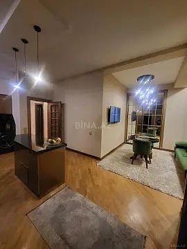Satılır 4 otaqlı mənzil 175 m²