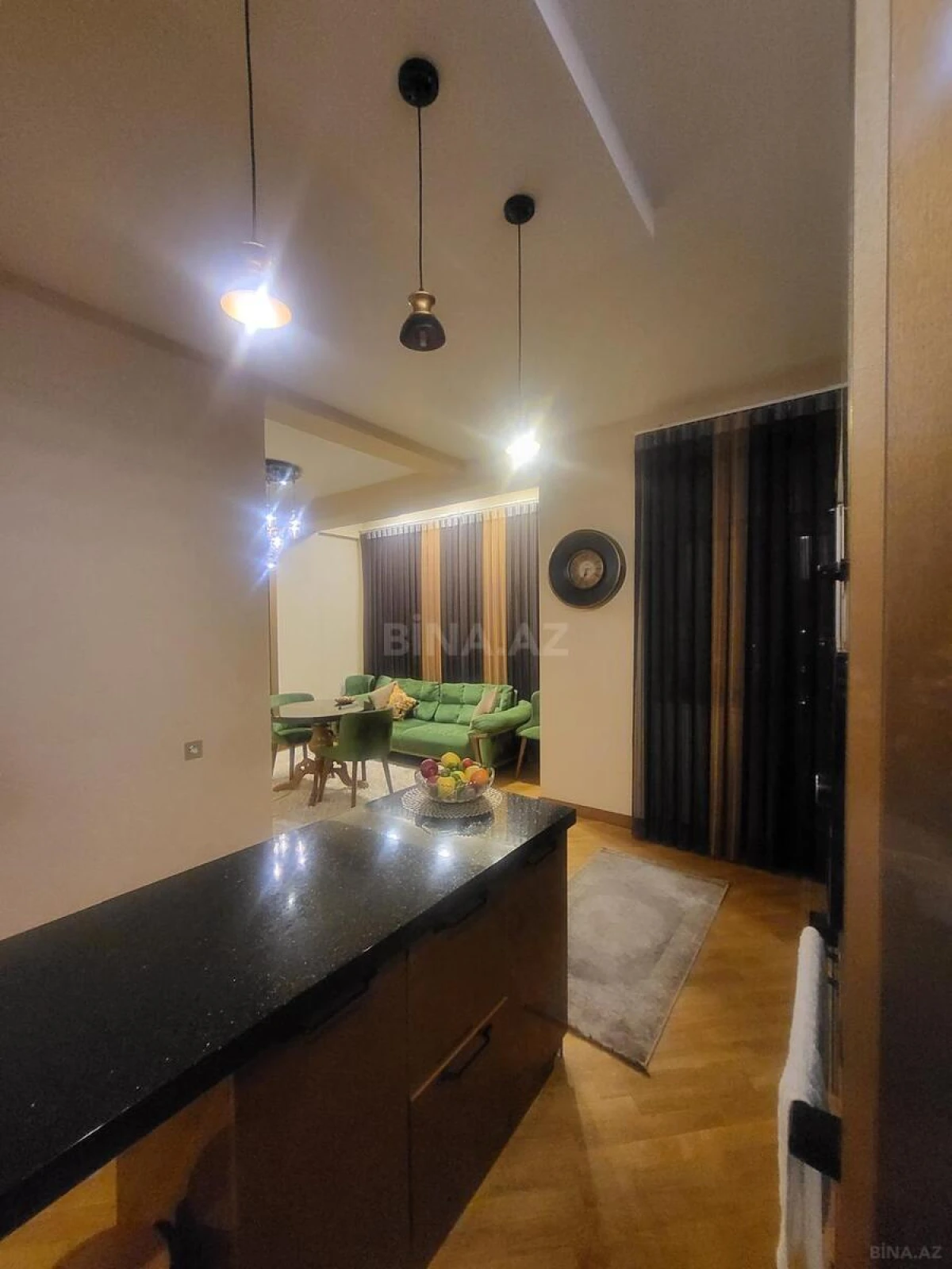 Satılır 4 otaqlı mənzil 175 m²