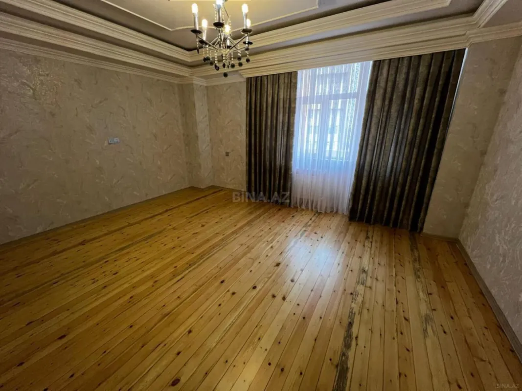 Satılır 2 otaqlı mənzil 82 m²