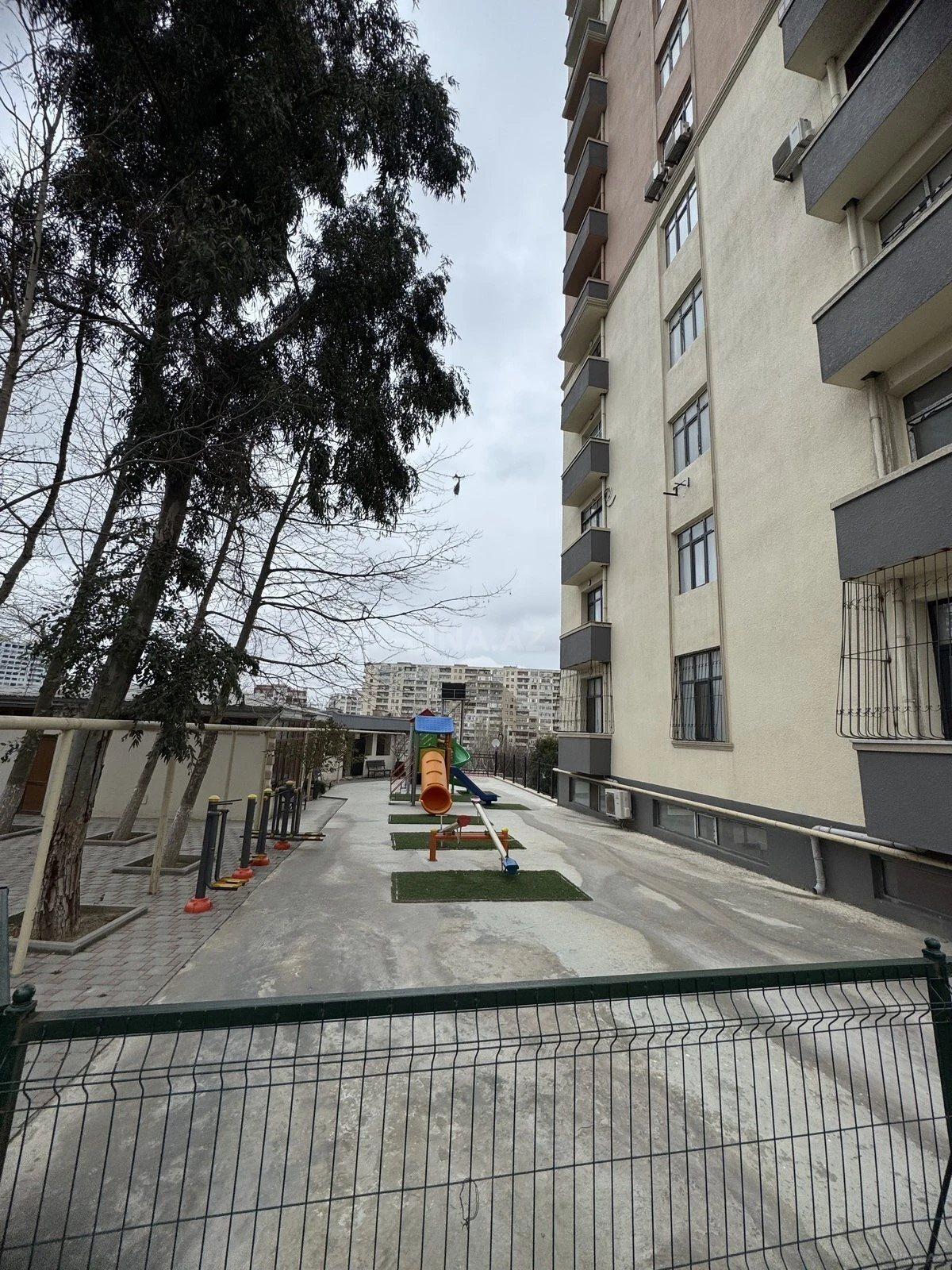 Satılır 2 otaqlı mənzil 95 m²