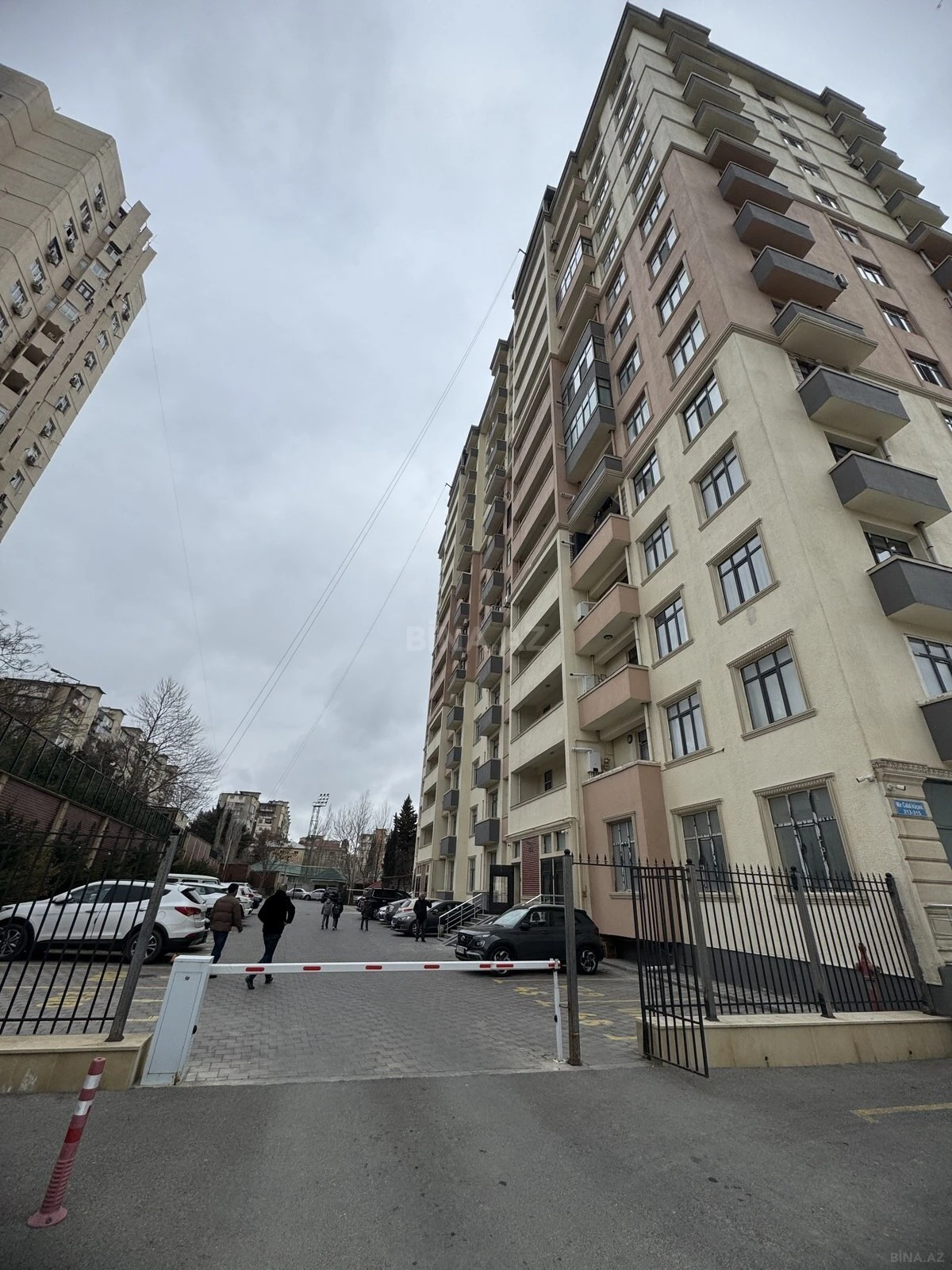 Satılır 2 otaqlı mənzil 95 m²