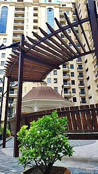 Satılır 6 otaqlı mənzil 423 m²