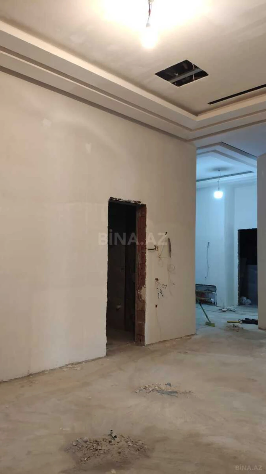 Satılır 6 otaqlı mənzil 423 m²