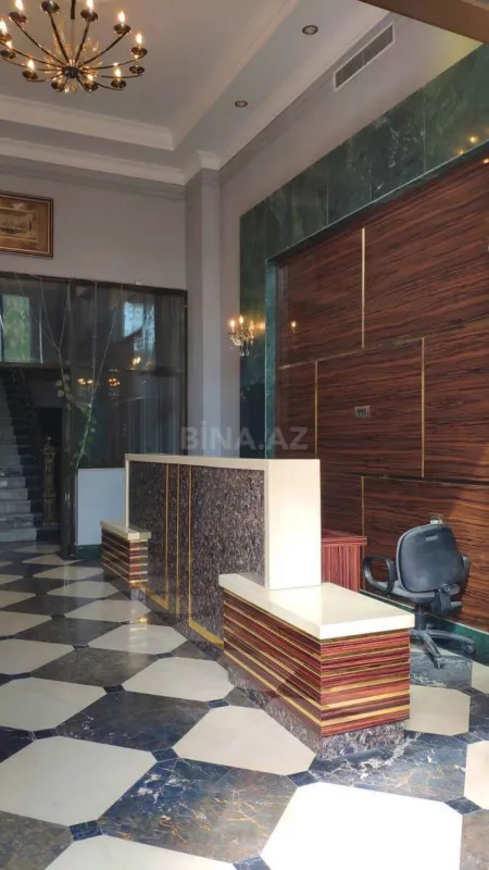 Satılır 6 otaqlı mənzil 423 m²