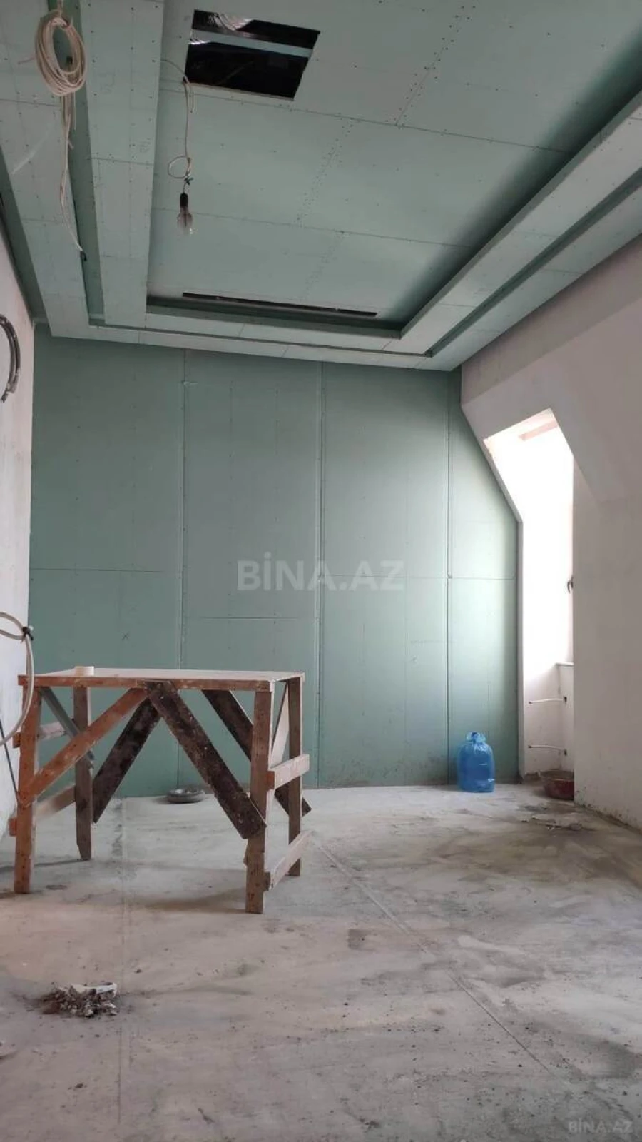 Satılır 6 otaqlı mənzil 423 m²