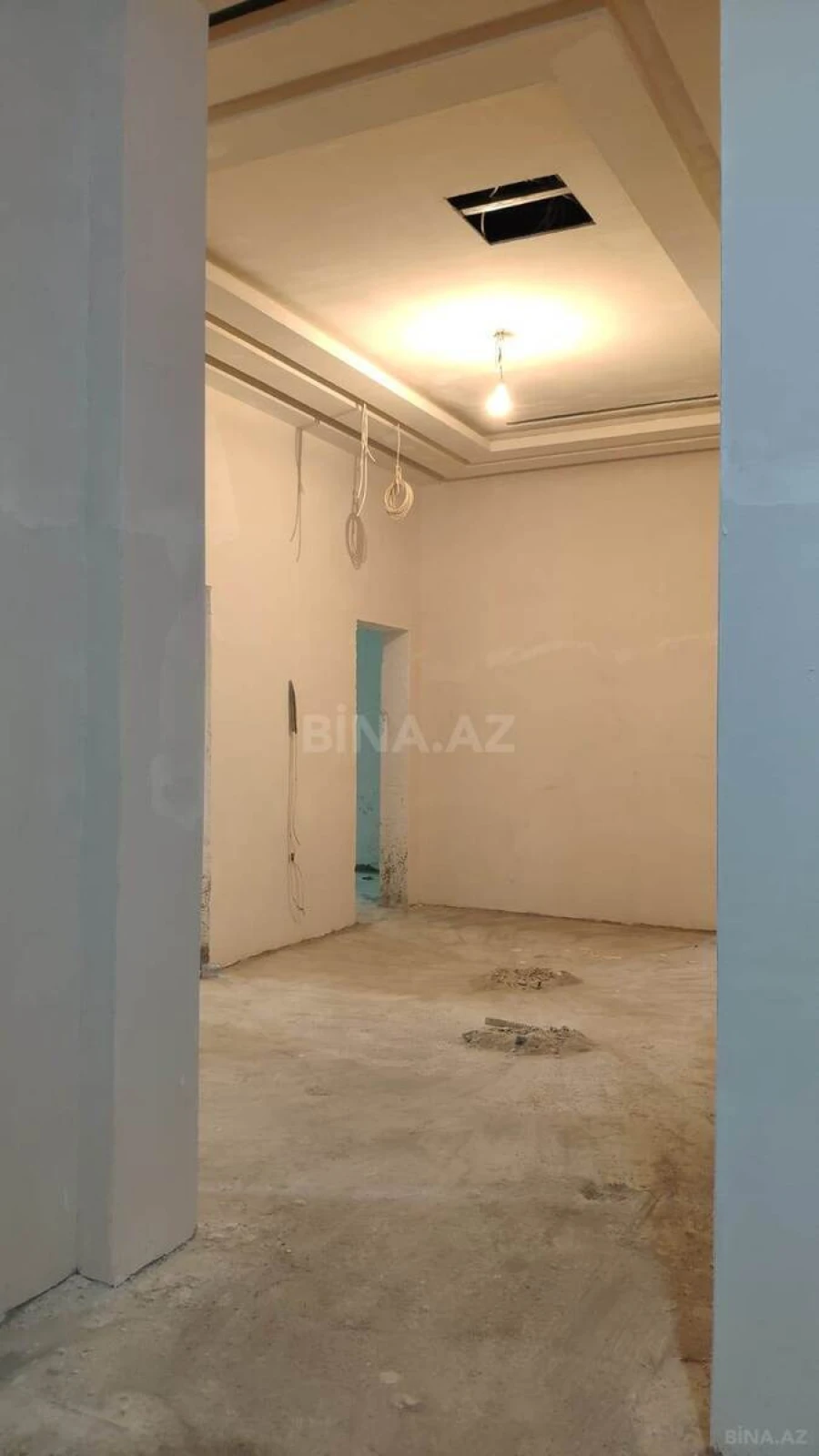 Satılır 6 otaqlı mənzil 423 m²