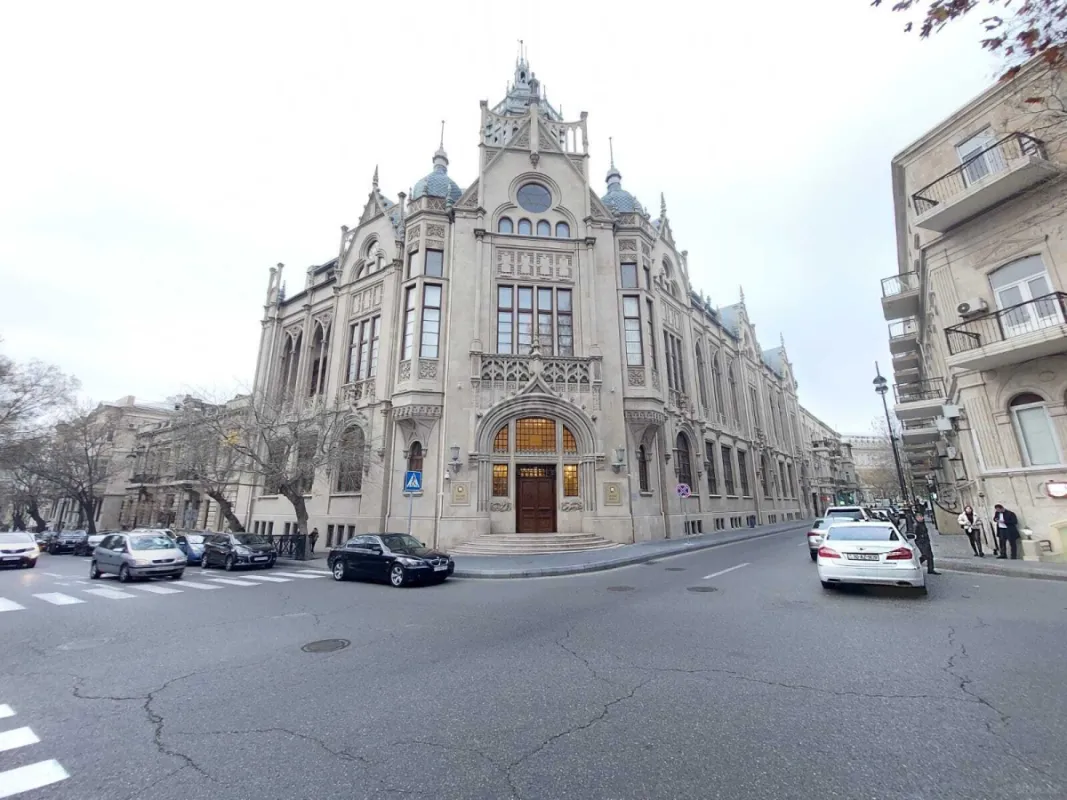 Kirayə verilir 2 otaqlı ofis 16 m²