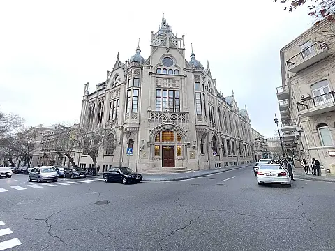 Kirayə verilir 2 otaqlı ofis 16 m² — Bakı, İçərişəhər 2 otaq 16.00 m²