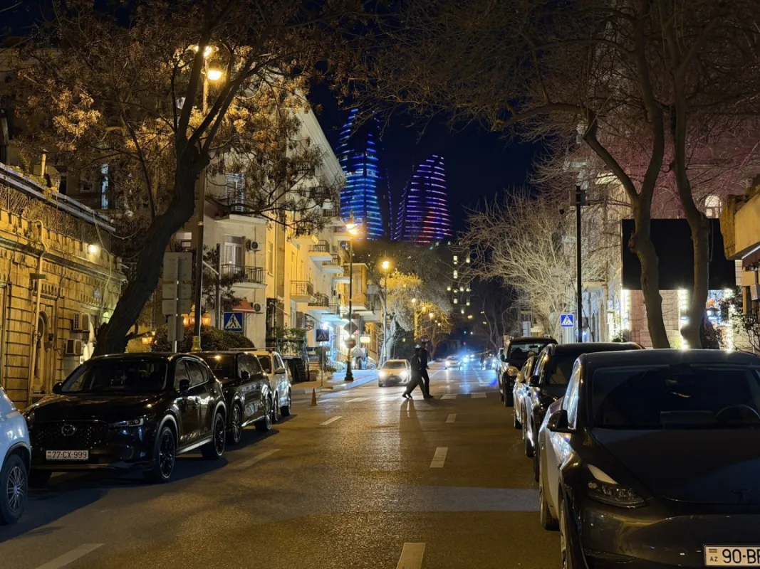 Kirayə verilir 2 otaqlı ofis 16 m²