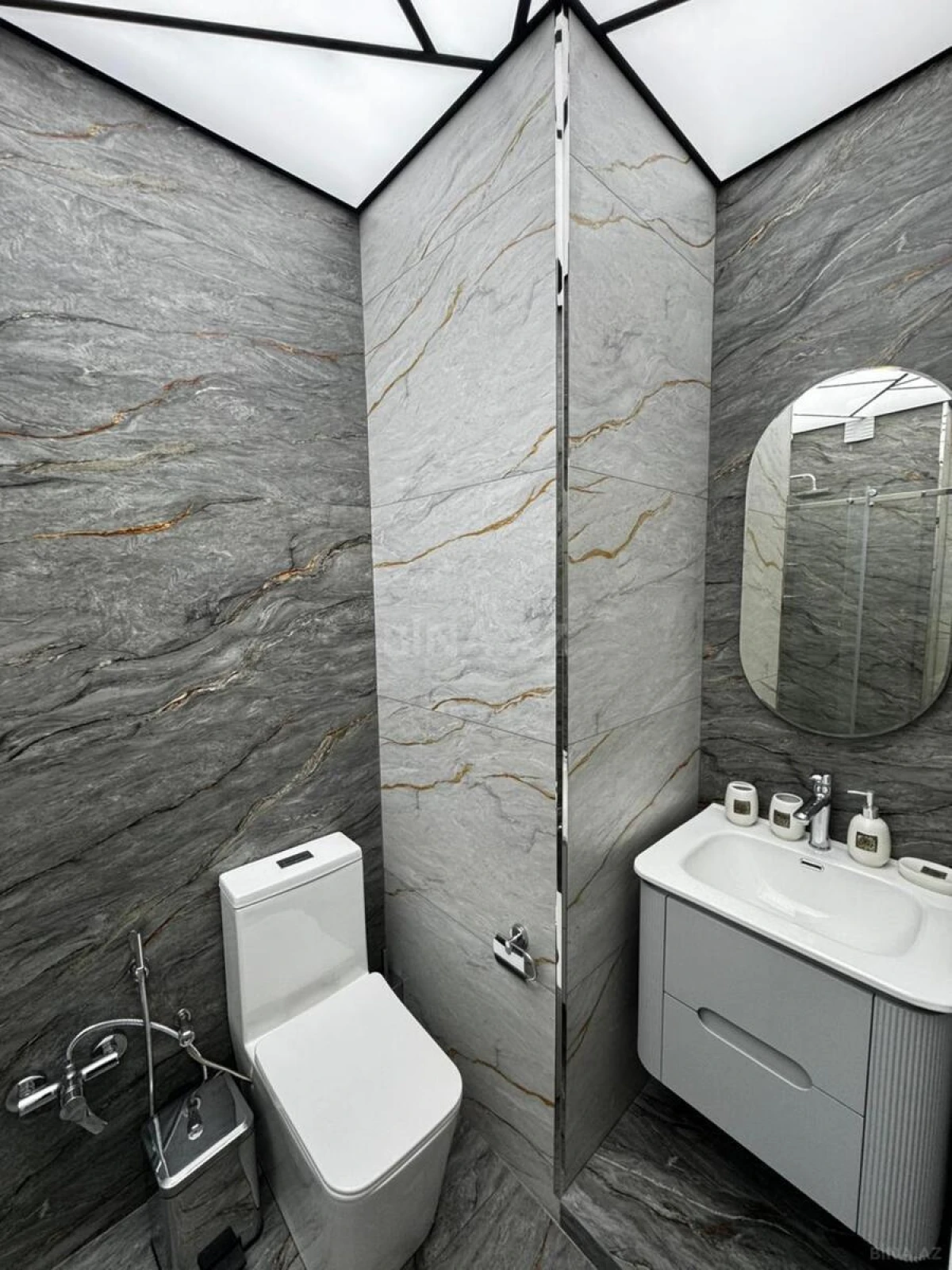 Kirayə verilir 2 otaqlı mənzil 70 m²