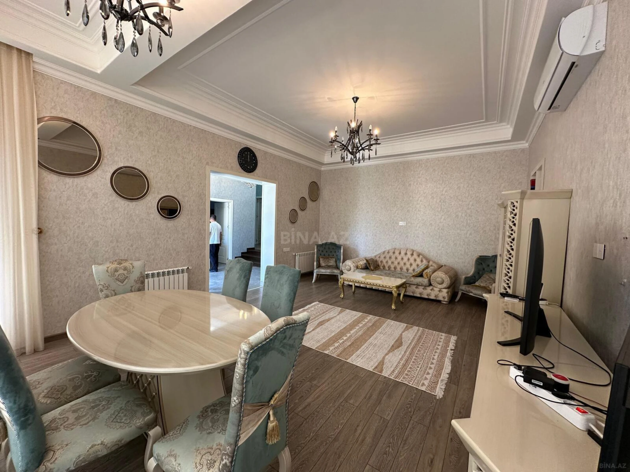 Satılır 5 otaqlı həyət evi 200 m²