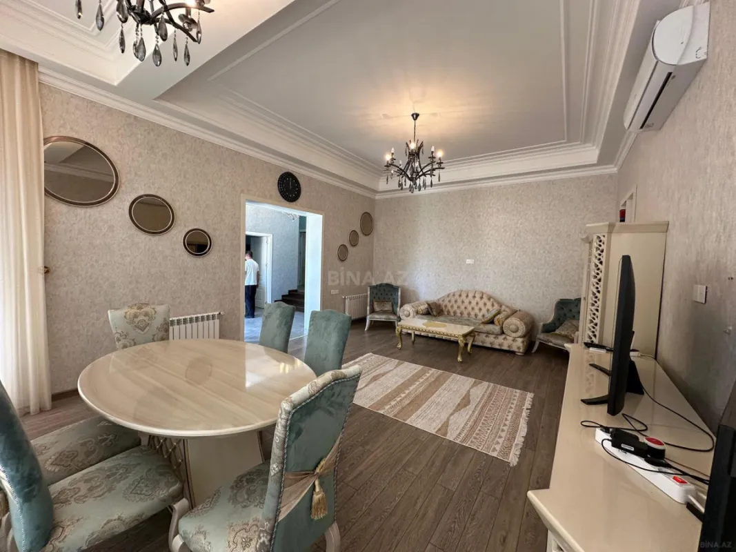 Satılır 5 otaqlı həyət evi 200 m²