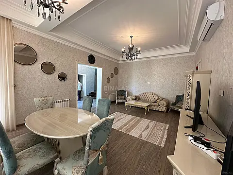 Satılır 5 otaqlı həyət evi 200 m²