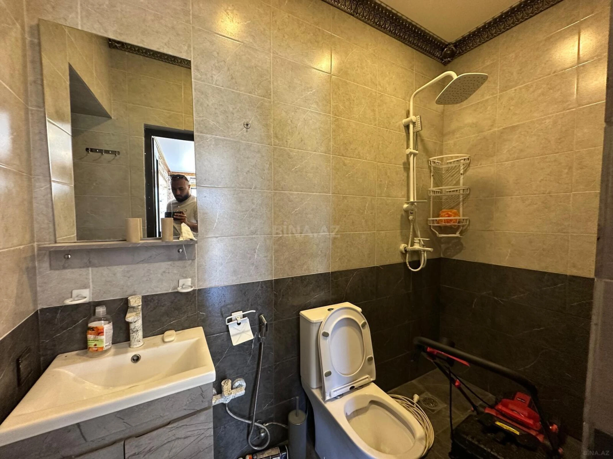 Satılır 5 otaqlı həyət evi 200 m²