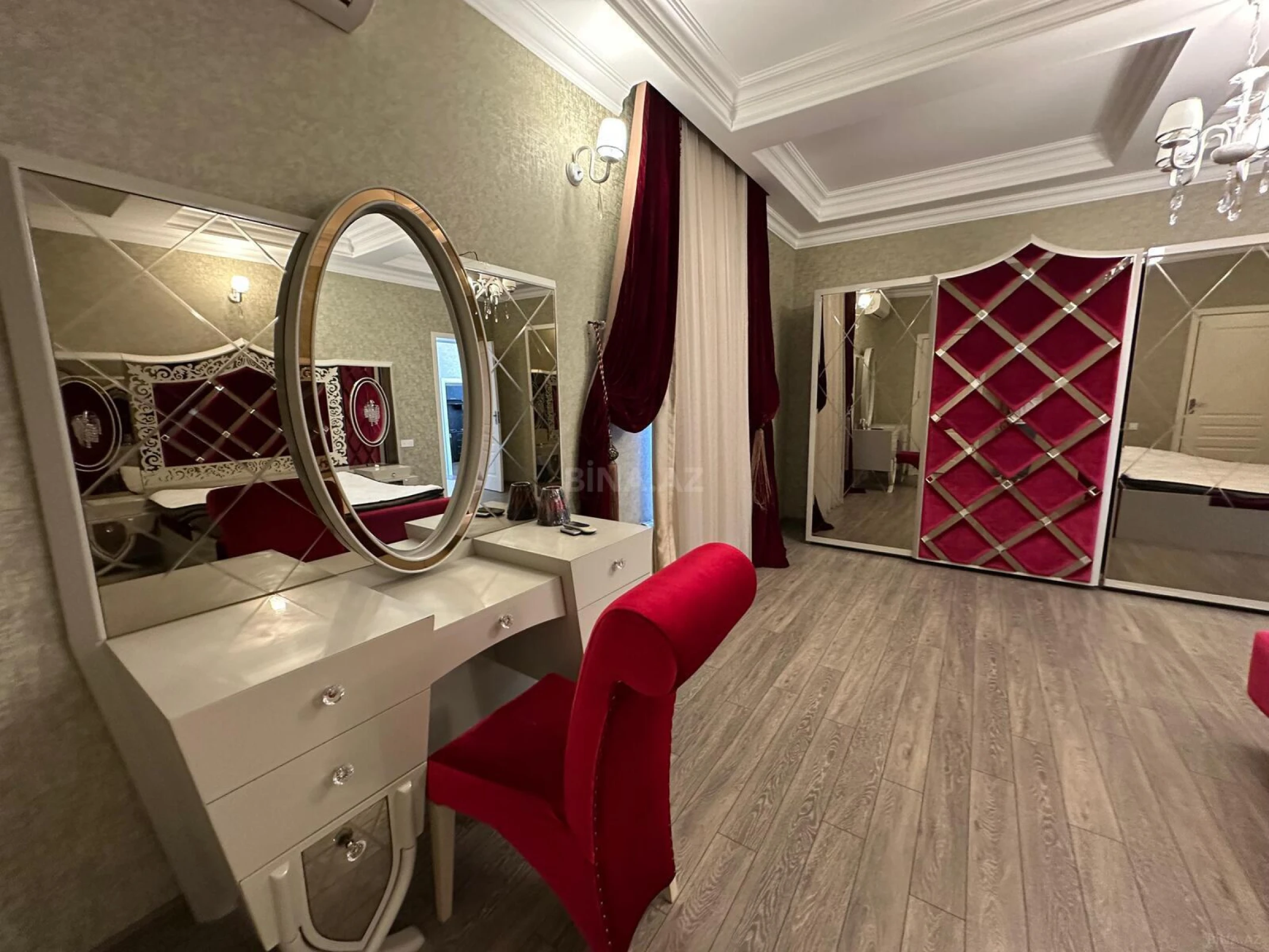 Satılır 5 otaqlı həyət evi 200 m²