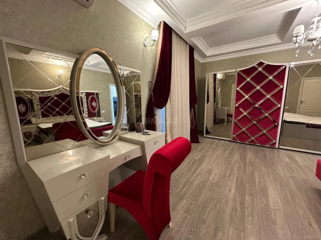 Satılır 5 otaqlı həyət evi 200 m²