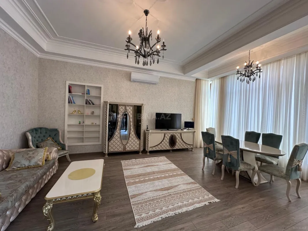 Satılır 5 otaqlı həyət evi 200 m²