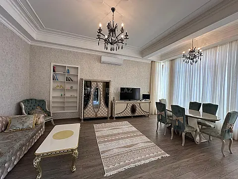Satılır 5 otaqlı həyət evi 200 m²