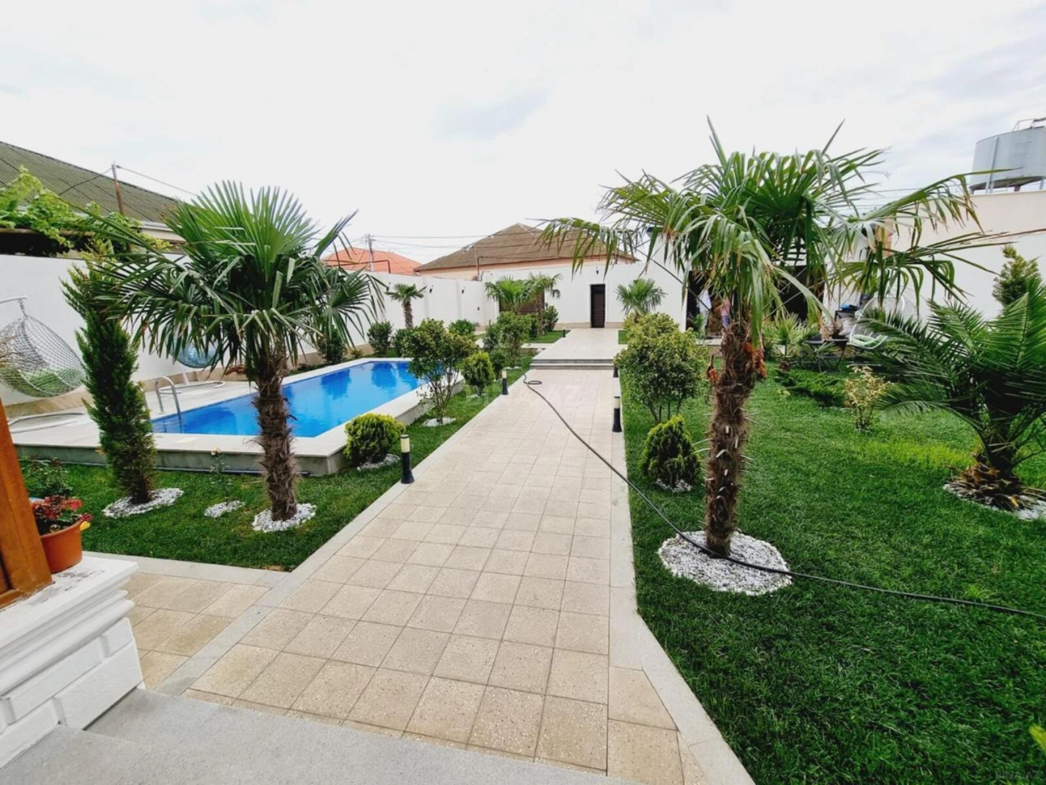 Satılır 5 otaqlı həyət evi 200 m²