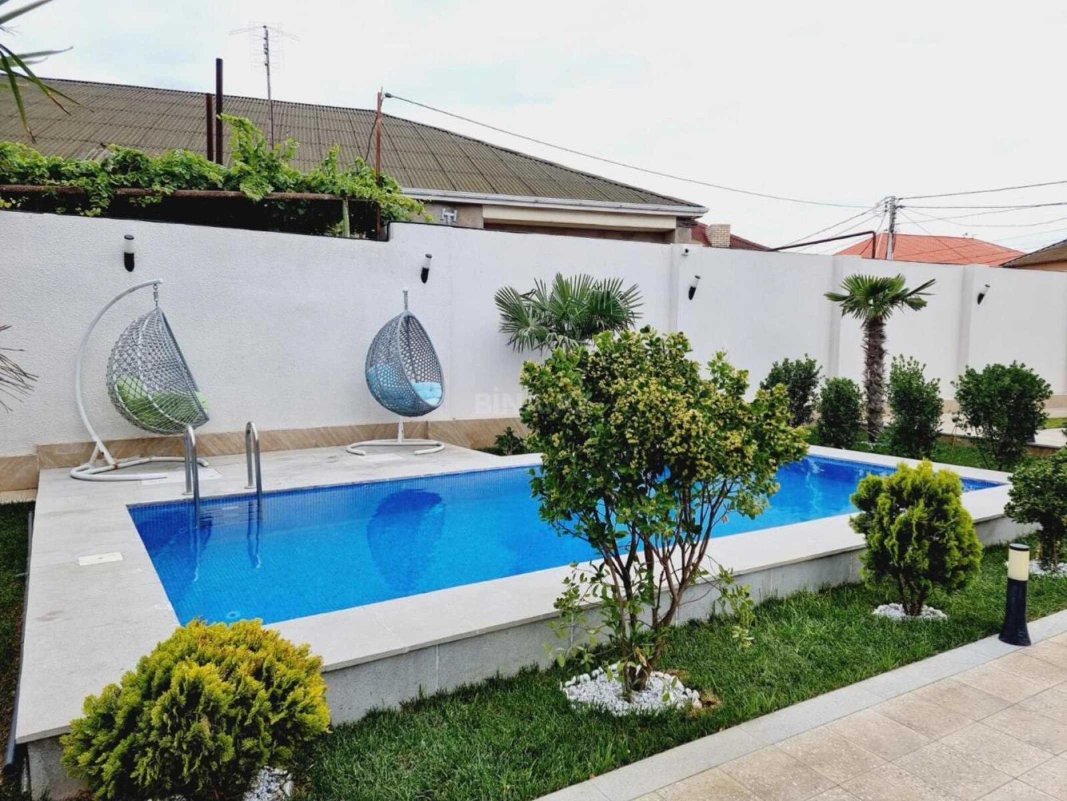 Satılır 5 otaqlı həyət evi 200 m²