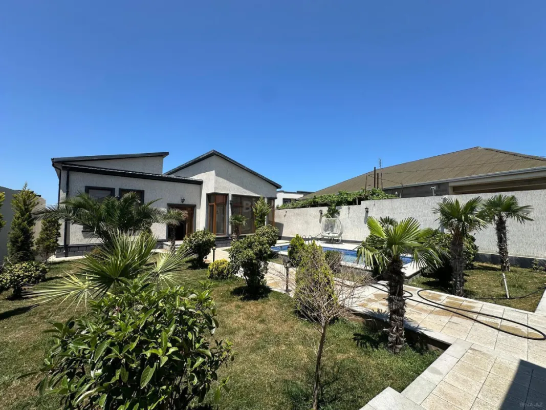 Satılır 5 otaqlı həyət evi 200 m²