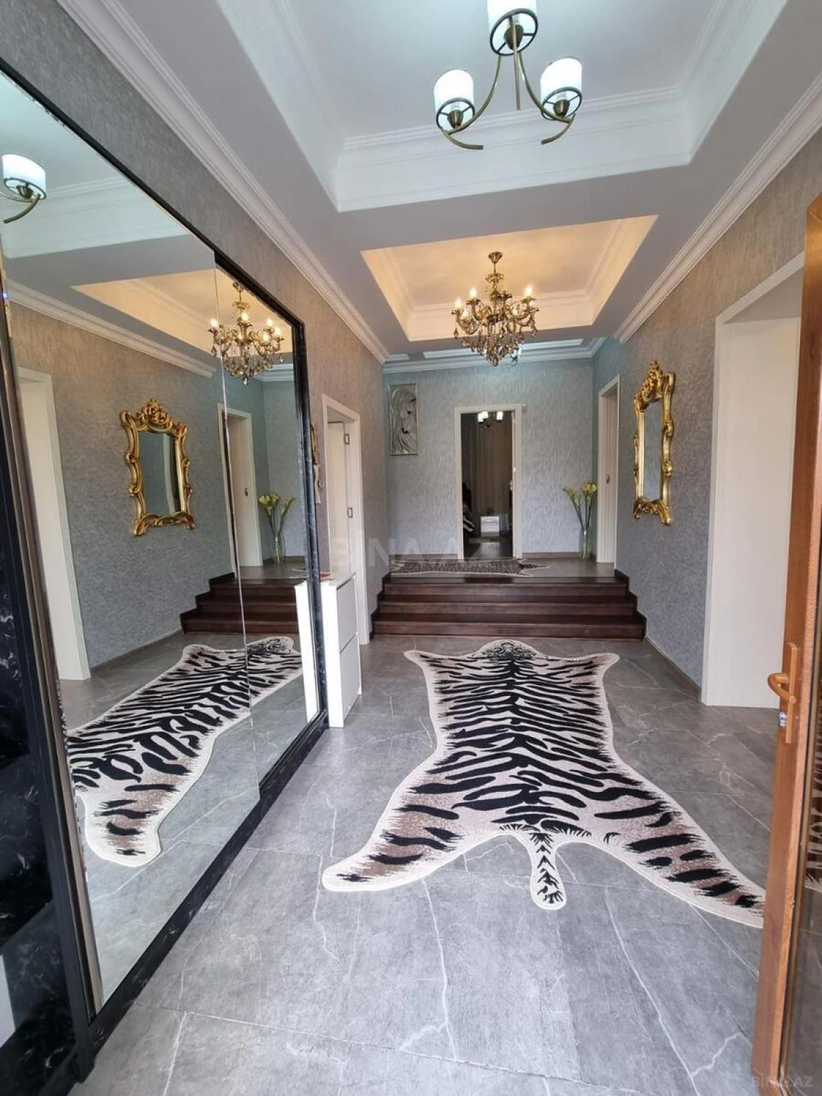 Satılır 5 otaqlı həyət evi 200 m²