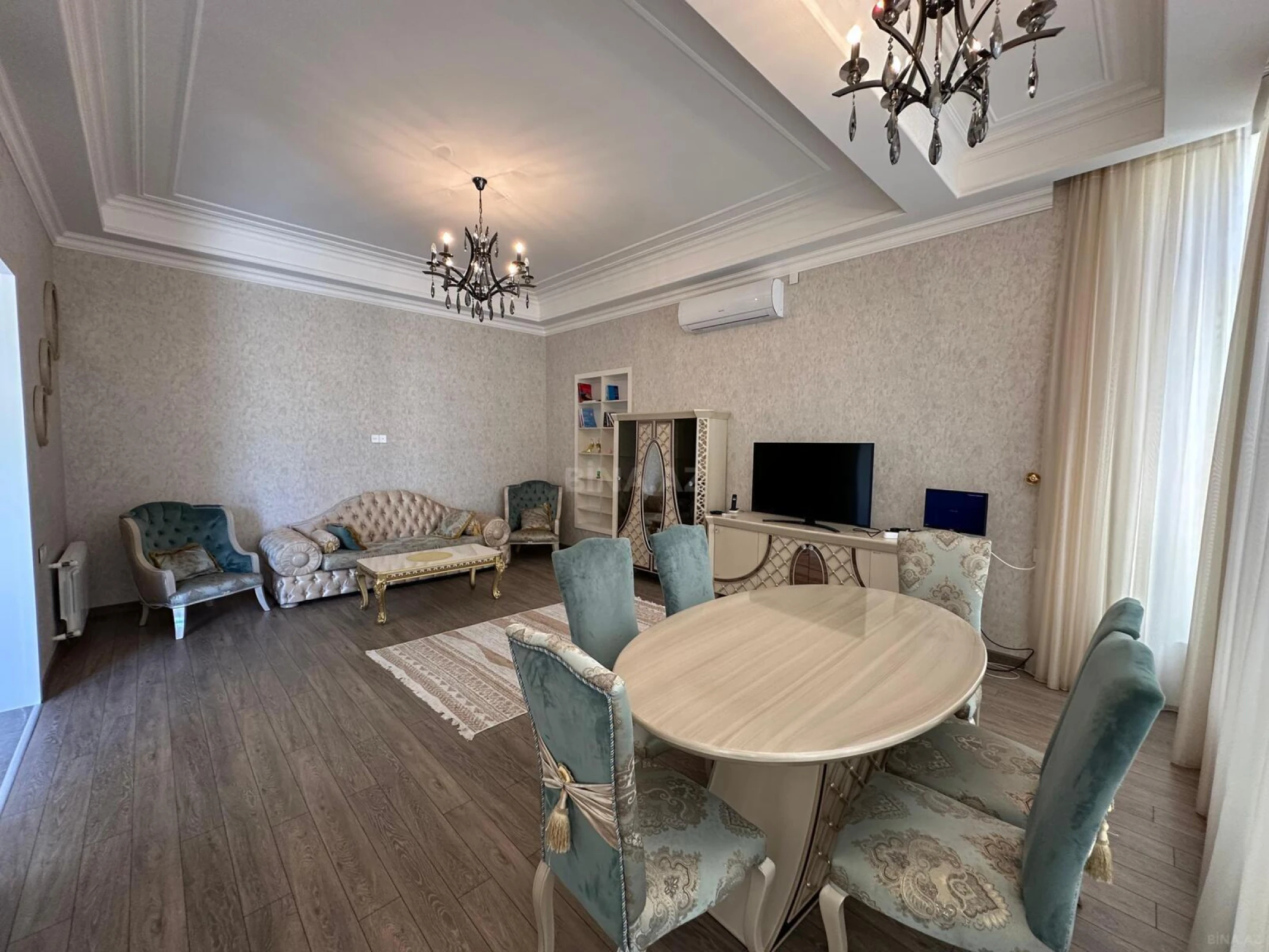 Satılır 5 otaqlı həyət evi 200 m²