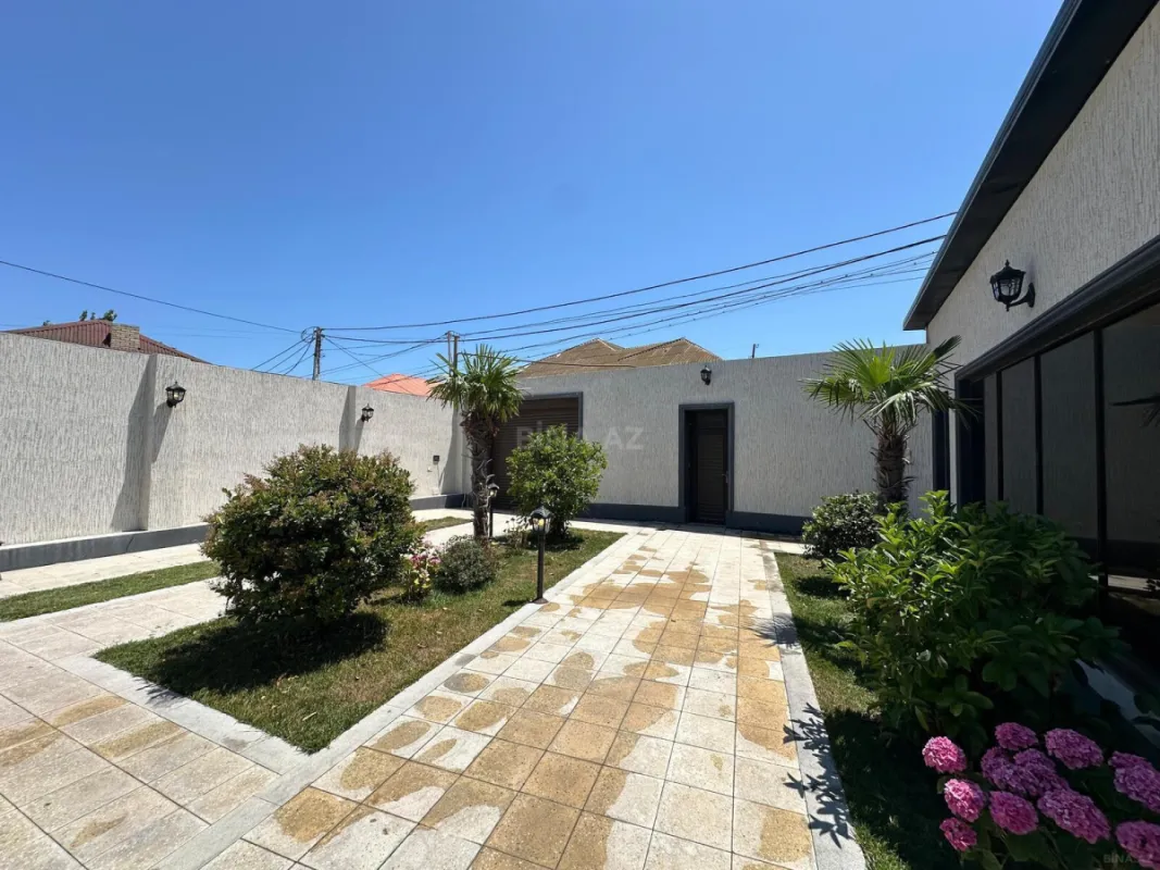Satılır 5 otaqlı həyət evi 200 m²