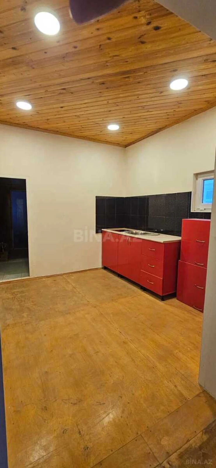 Satılır 7 otaqlı həyət evi 100 m²