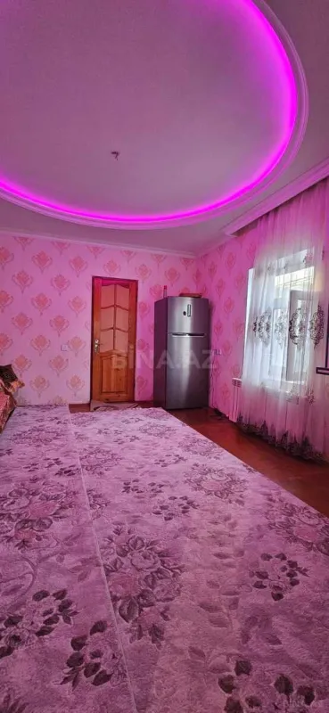 Satılır 7 otaqlı həyət evi 100 m²