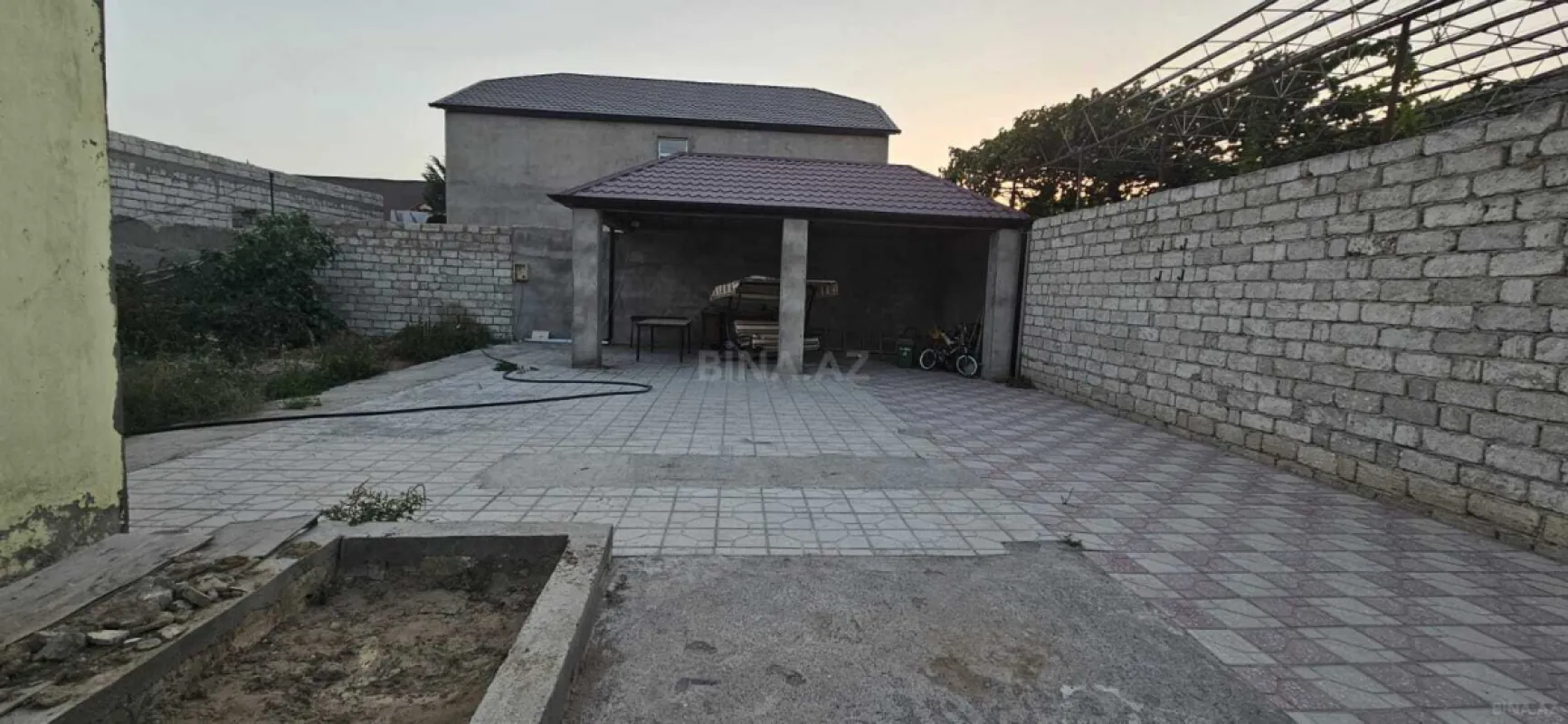 Satılır 7 otaqlı həyət evi 100 m²