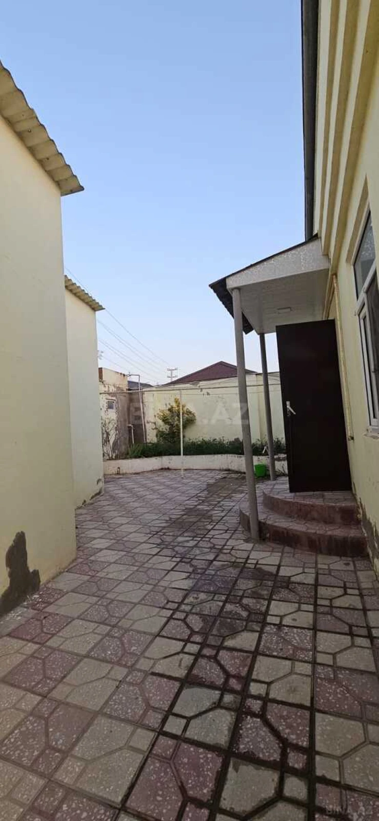 Satılır 7 otaqlı həyət evi 100 m²