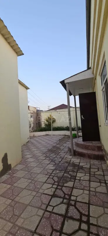 Satılır 7 otaqlı həyət evi 100 m²