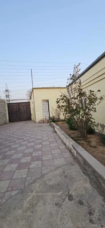 Satılır 7 otaqlı həyət evi 100 m²